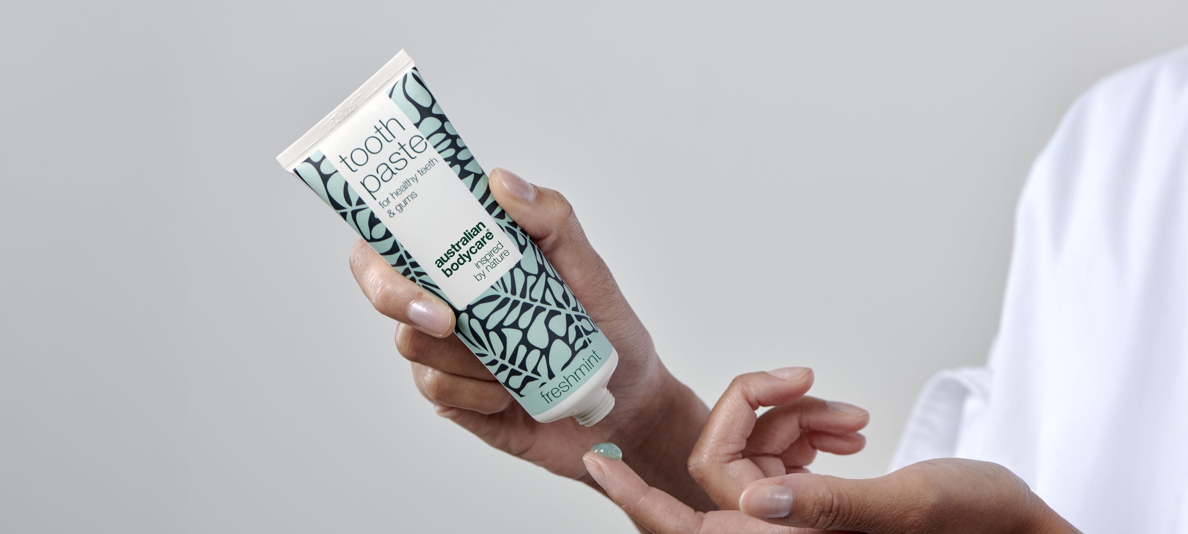 Mundprodukter med Tea Tree Oil til daglig pleje af tænder, tunge og tandkød