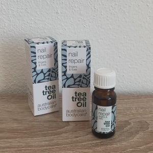 Video af vores Nail Repair, der påføres præcist på neglene. Produktet styrker skrøbelige og flossede negle, modvirker neglesvamp og forbedrer neglenes generelle sundhed og udseende.