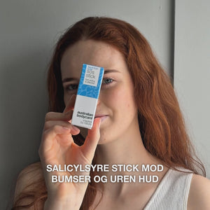 Salicylsyre SOS Stick mod bumser, rødme og tilstopninger — Salicylsyre SOS Stick mod urenheder og fedtet hud. Beroliger, renser og forebygger udbrud. Indeholder Salicylsyre.