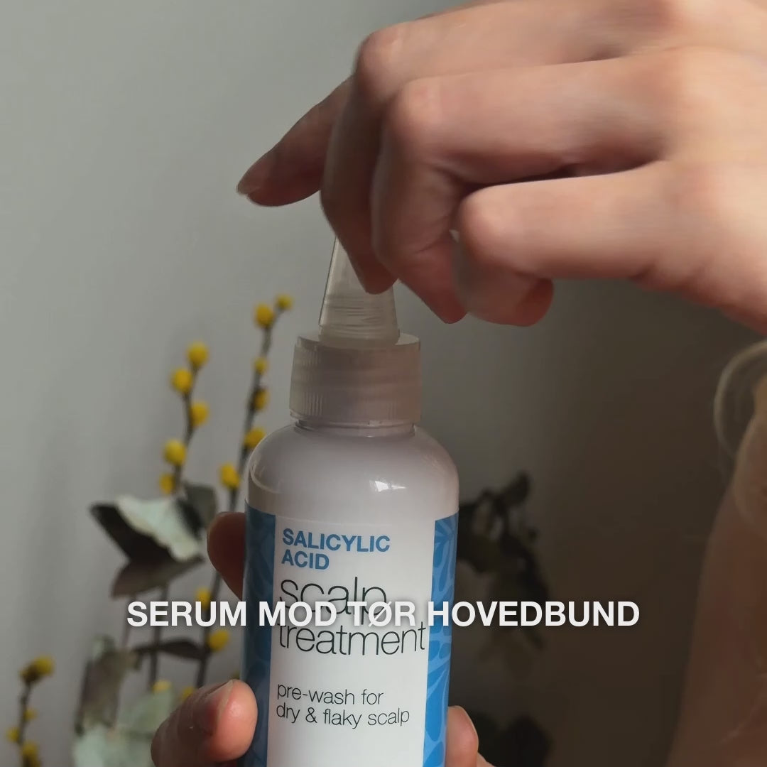 Salicylsyre hovedbundskur mod skæl, kløe og fedtet hovedbund — Salicylsyre hovedbundskur lindrer kløe, skæl og fedtet hovedbund. Bruges før vask for dybdegående eksfoliering med aktiv salicylsyre.