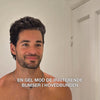 Video: en mand smiler mod kameraet med teksten »en gel mod de irriterende bumser i hovedbunden«. Salicylsyre Scalp Spot Gel fra Australian Bodycare.