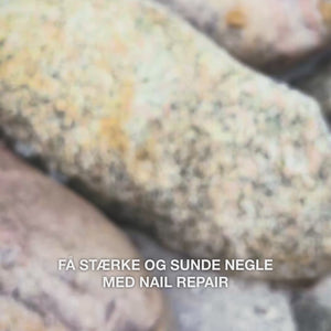 Australian Bodycare Nail Repair påføres neglene med pensel for at pleje og styrke negle på fingre og tæer.