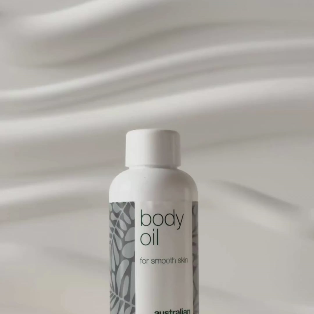 Body Oil – Reducerer strækmærker, ar og pigmentpletter — Body Oil reducerer strækmærker, ar og pigmentpletter. Med mandelolie, squalane og vitamin E efterlades huden blød, smidig og velplejet.