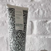 Video, der viser Australian Bodycare Body Wash og dens lette, skummende tekstur.