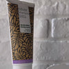 Video, der viser Australian Bodycare Silver Shampoo og dens lilla shampoo-tekstur.