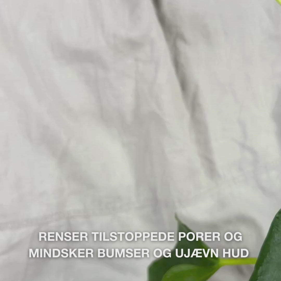 Serum mod bumser og fedtet hud. Renser porer og dæmper udbrud. Med salicylsyre 2 %, Zinc PCA, grøn te og hyaluronsyre.